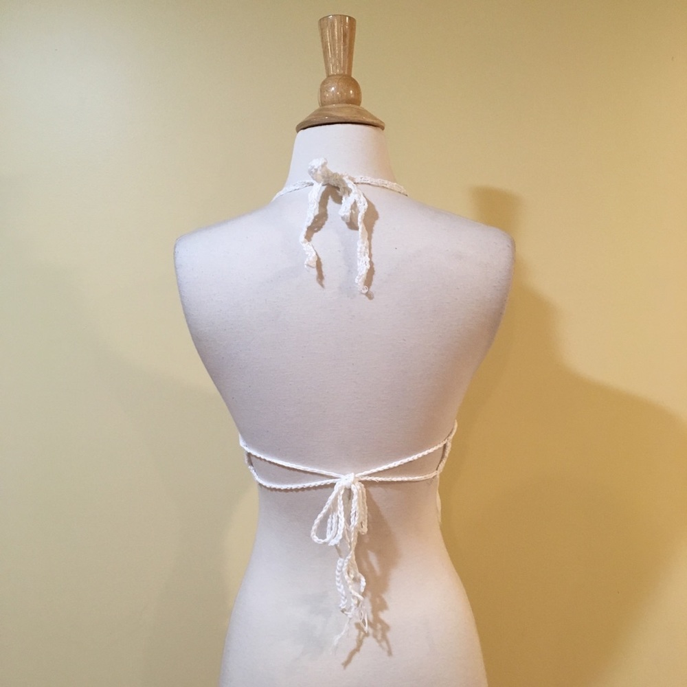 Crochet Knit Fringe Halter Crop Top - Picture 4 of 4
